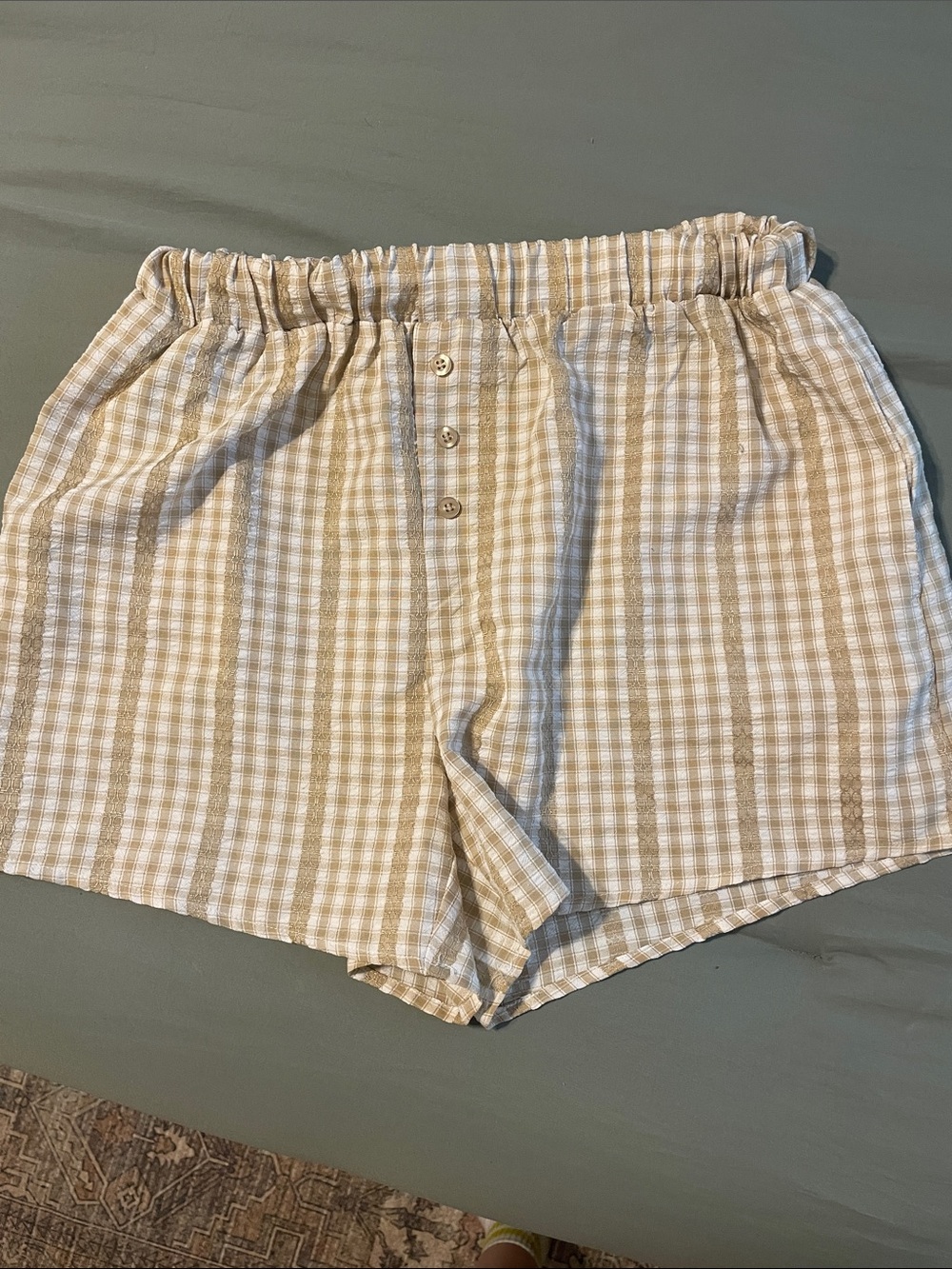 Buckle Beige Gingham High-Waist Elastic-Waist Shorts